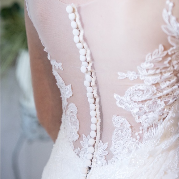 Kitty Chen used wedding dress, size 4, ivory - Picture 5 of 10